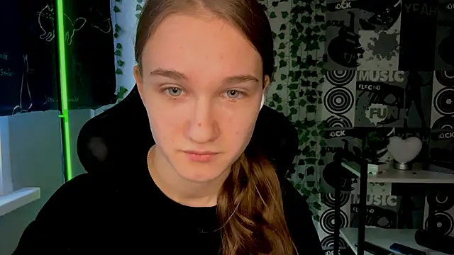 Snapshot of helgicuteness chatting on February 15, 11:41 am helgicuteness online show from February 15, 11:41 am