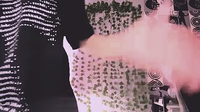 Snapshot of helgicuteness chatting on March 16, 12:20 pm helgicuteness online show from March 16, 12:20 pm