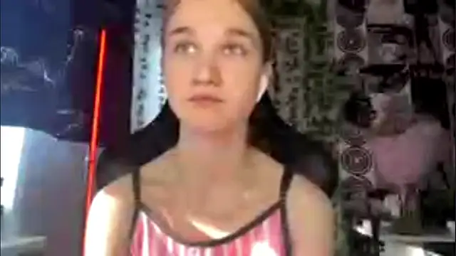 Snapshot of helgicuteness chatting on March 18, 1:47 pm helgicuteness online show from March 18, 1:47 pm