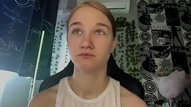 Snapshot of helgicuteness chatting on March 26, 11:16 am helgicuteness online show from March 26, 11:16 am