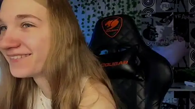 Snapshot of helgicuteness chatting on March 27, 9:10 am helgicuteness online show from March 27, 9:10 am