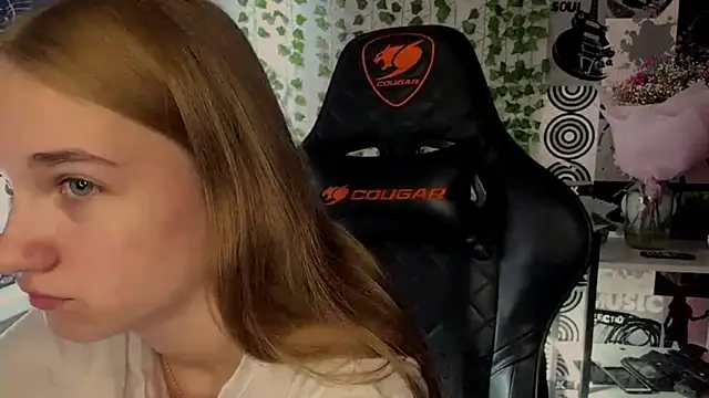 Snapshot of helgicuteness chatting on March 31, 1:11 pm helgicuteness online show from March 31, 1:11 pm