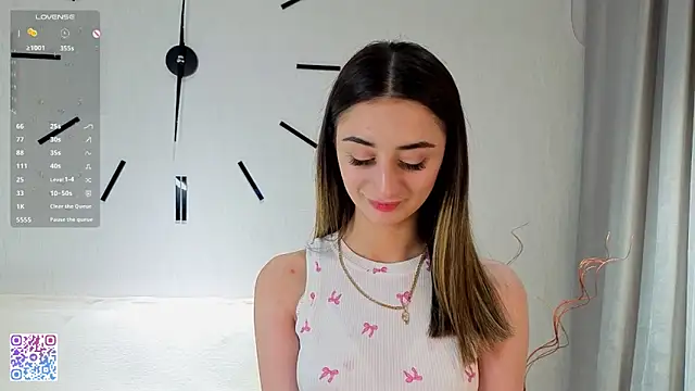 Snapshot of MableHort chatting on December 2, 4:07 am MableHort online show from December 2, 4:07 am