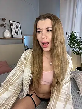 Snapshot of AllyBaley chatting on December 15, 8:07 am AllyBaley online show from December 15, 8:07 am