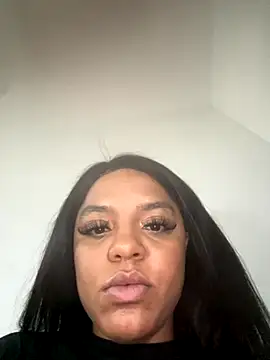 Snapshot of xoeewinters chatting on November 29, 2:53 pm xoeewinters online show from November 29, 2:53 pm