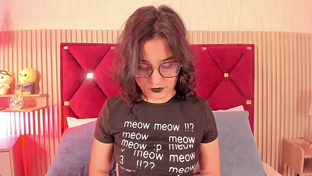 Kiri Velvet online show from July 1, 2:24 am