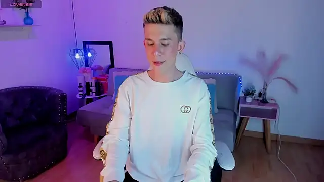 Juaan Diick online show from February 12, 7:42 pm