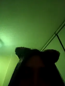 Snapshot of Bizcochitoc4 chatting on December 1, 1:32 am Bizcochitoc4 online show from December 1, 1:32 am