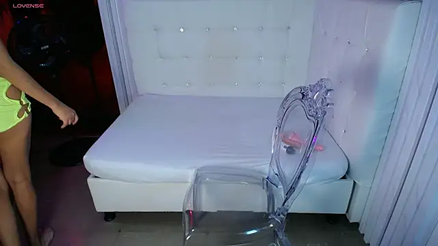 Snapshot of Ameliasexx chatting on December 4, 9:23 pm Ameliasexx online show from December 4, 9:23 pm