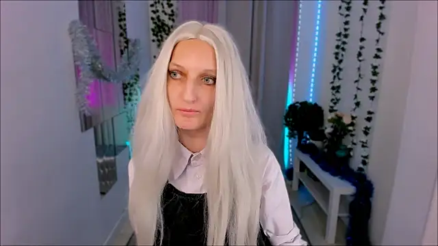 ViktoriaClark online show from December 19, 10:55 am