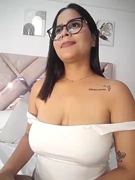 Scarlet-Noir25 online show from December 13, 10:59 pm