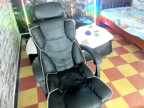 jay orange online show from November 28, 7:27 pm