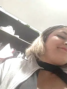 Snapshot of sexy_aurora_ourdoors chatting on December 3, 7:23 pm sexy aurora ourdoors online show from December 3, 7:23 pm