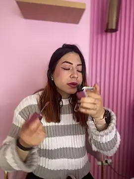 MaddieHunter online show from January 8, 1:02 pm