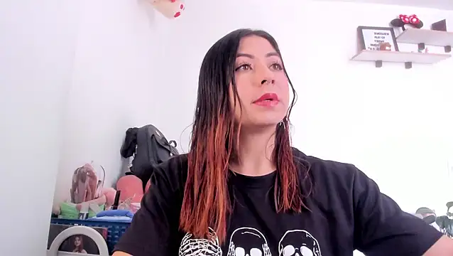 Snapshot of MaddieHunter chatting on March 12, 3:18 pm MaddieHunter online show from March 12, 3:18 pm