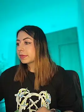 Snapshot of MaddieHunter chatting on April 7, 3:45 pm MaddieHunter online show from April 7, 3:45 pm