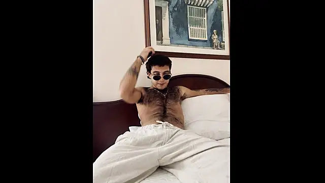 Snapshot of oceanboy_vibe chatting on November 25, 4:23 am oceanboy vibe online show from November 25, 4:23 am