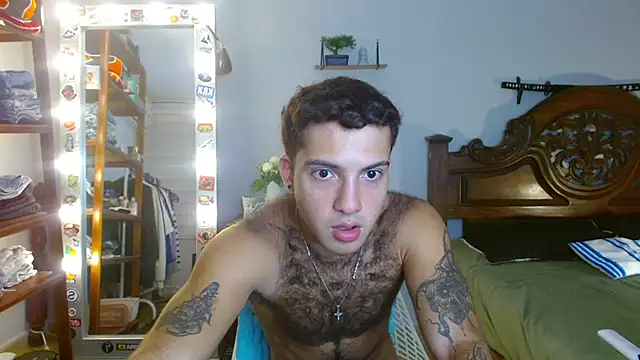 Snapshot of oceanboy_vibe chatting on December 4, 9:45 pm oceanboy vibe online show from December 4, 9:45 pm