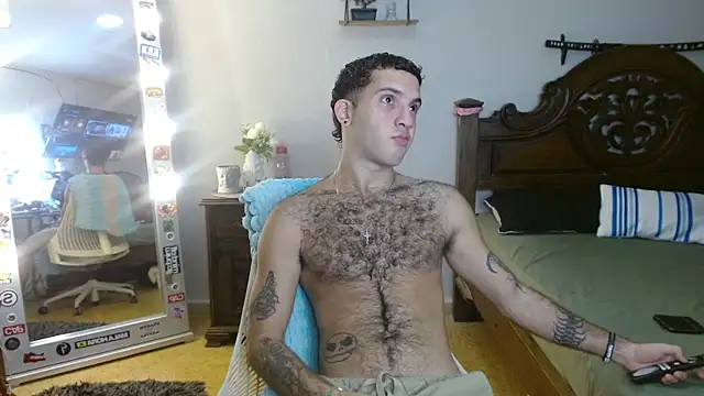 Snapshot of oceanboy_vibe chatting on January 6, 7:39 pm oceanboy vibe online show from January 6, 7:39 pm