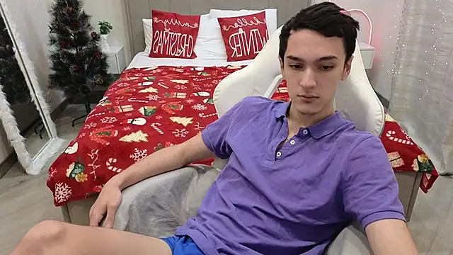 MoonlinSkinn online show from January 8, 1:08 am