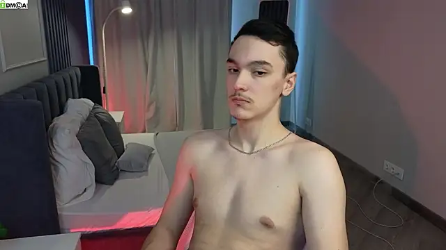 MoonlinSkinn online show from March 16, 5:44 am