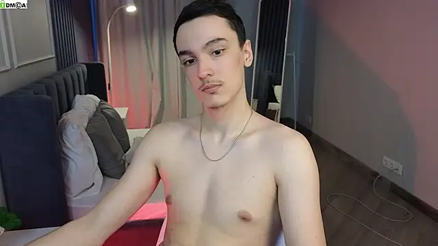 MoonlinSkinn online show from March 29, 1:05 am