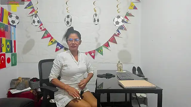 Miss clarepocahose online show from June 21, 1:19 am
