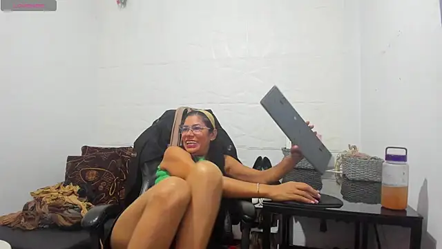 Miss clarepocahose online show from July 11, 11:06 pm