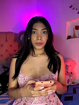 Snapshot of KarolRojas_22 chatting on November 28, 9:06 pm KarolRojas 22 online show from November 28, 9:06 pm