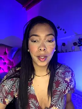 Snapshot of KarolRojas_22 chatting on December 4, 8:17 pm KarolRojas 22 online show from December 4, 8:17 pm