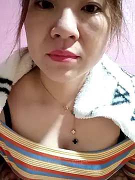 Snapshot of Lily-ross22 chatting on November 28, 11:51 pm Lily-ross22 online show from November 28, 11:51 pm