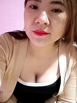 Snapshot of Lily-ross22 chatting on December 15, 4:55 pm Lily-ross22 online show from December 15, 4:55 pm