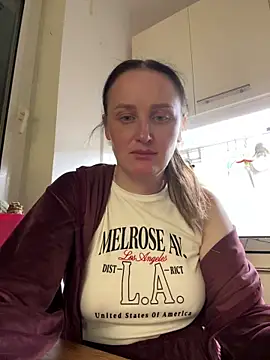 Snapshot of TomilaSi chatting on March 31, 9:04 pm TomilaSi online show from March 31, 9:04 pm