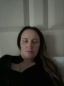 Snapshot of TomilaSi chatting on April 24, 5:26 pm TomilaSi online show from April 24, 5:26 pm