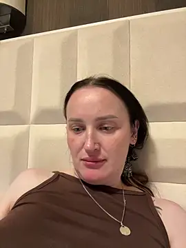 Snapshot of TomilaSi chatting on May 4, 6:48 pm TomilaSi online show from May 4, 6:48 pm