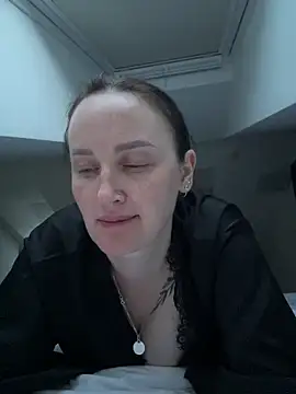 Snapshot of TomilaSi chatting on May 11, 6:05 pm TomilaSi online show from May 11, 6:05 pm