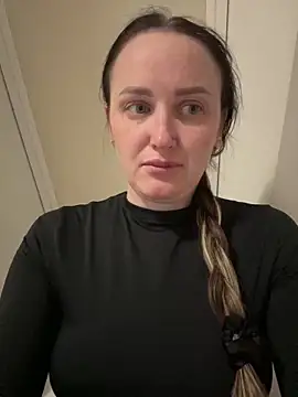 Snapshot of TomilaSi chatting on May 18, 11:54 pm TomilaSi online show from May 18, 11:54 pm