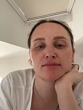 Snapshot of TomilaSi chatting on May 20, 4:24 pm TomilaSi online show from May 20, 4:24 pm