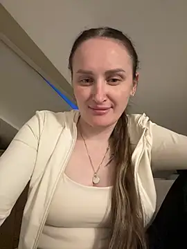 Snapshot of TomilaSi chatting on May 27, 7:55 pm TomilaSi online show from May 27, 7:55 pm