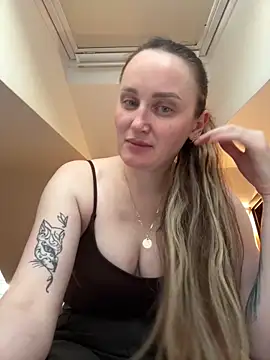 Snapshot of TomilaSi chatting on May 29, 6:06 pm TomilaSi online show from May 29, 6:06 pm