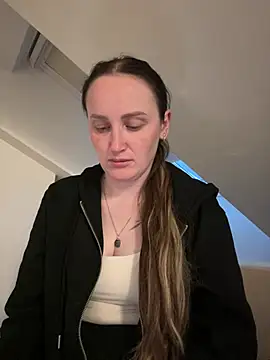 Snapshot of TomilaSi chatting on June 7, 7:06 pm TomilaSi online show from June 7, 7:06 pm