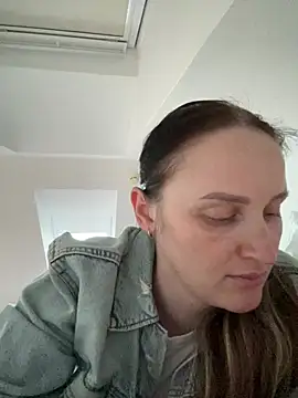 Snapshot of TomilaSi chatting on July 4, 6:03 pm TomilaSi online show from July 4, 6:03 pm
