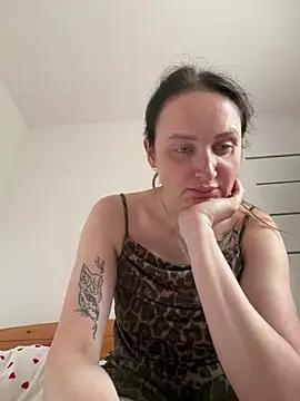 Snapshot of TomilaSi chatting on July 10, 10:07 am TomilaSi online show from July 10, 10:07 am