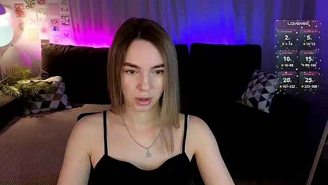 molly crystal online show from February 12, 1:33 am