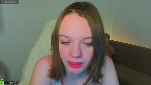 Snapshot of Olivia_Riesz chatting on March 8, 2:04 am Olivia Riesz online show from March 8, 2:04 am
