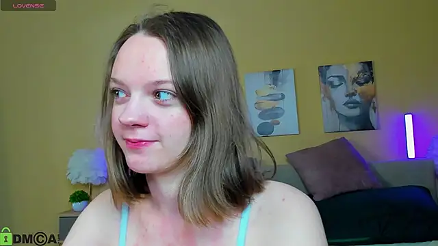 Snapshot of Olivia_Riesz chatting on March 24, 1:10 am Olivia Riesz online show from March 24, 1:10 am