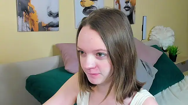 Snapshot of Olivia_Riesz chatting on April 7, 1:28 am Olivia Riesz online show from April 7, 1:28 am