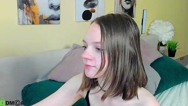 Snapshot of Olivia_Riesz chatting on April 9, 6:19 am Olivia Riesz online show from April 9, 6:19 am