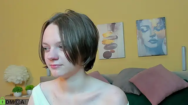 Snapshot of Olivia_Riesz chatting on April 11, 7:45 am Olivia Riesz online show from April 11, 7:45 am