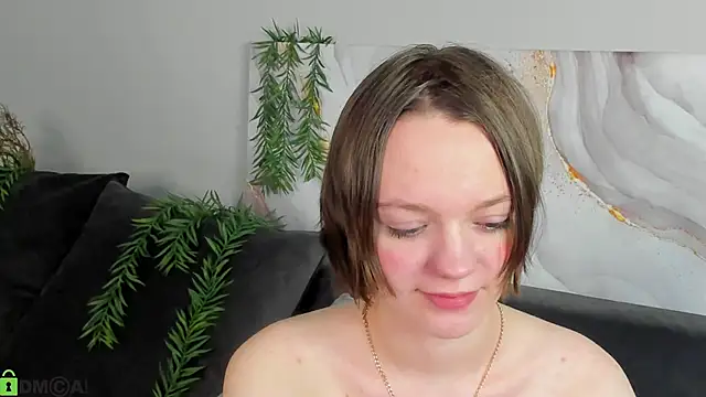 Snapshot of Olivia_Riesz chatting on April 21, 1:07 am Olivia Riesz online show from April 21, 1:07 am